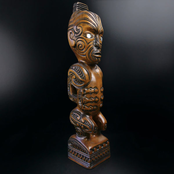 Teko Teko Poutokomanawa Māori signé en bois de Kauri (3/4)