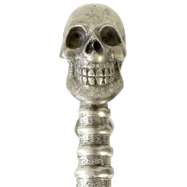 Grande poignée Skull argentée (détail)