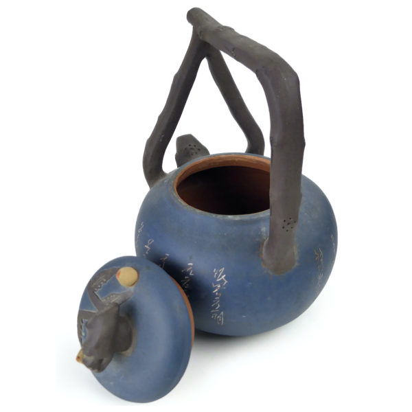 Théière chinoise bleue ancienne en argile rouge de Yixing (dessus 3/4)