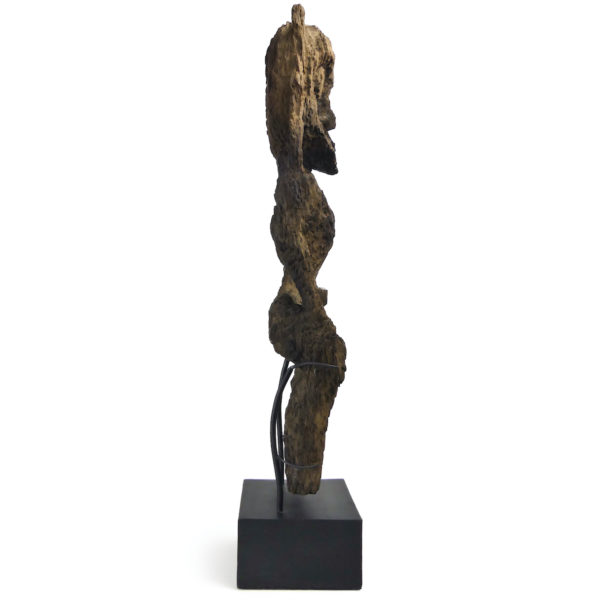 Statue Modang très érodée de Kalimantan en bois de fer Art Dayak (profil)