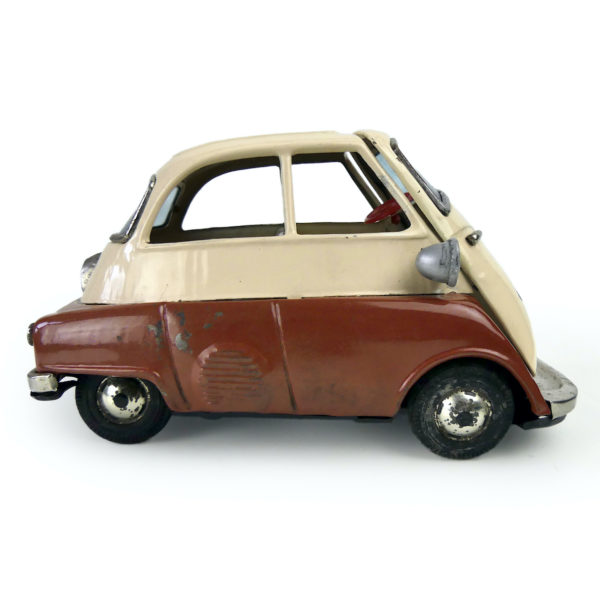 Isetta BMW à friction en tôle des années 60 dans sa boîte d’origine (profil)