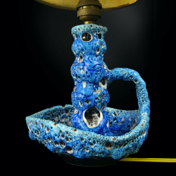 Lampe Fat Lava bleue style Vallauris en céramique écume de mer 60 (détail)