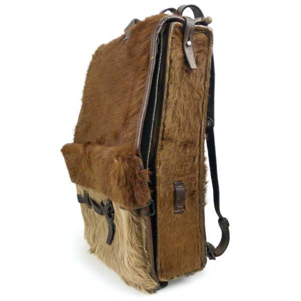 Sac à dos bicolore de l'armée suisse en cuir et fourrures de vachette WW2 (3/4)