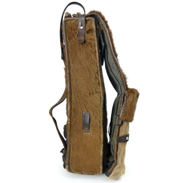 Sac à dos bicolore de l'armée suisse en cuir et fourrures de vachette WW2 (profil)
