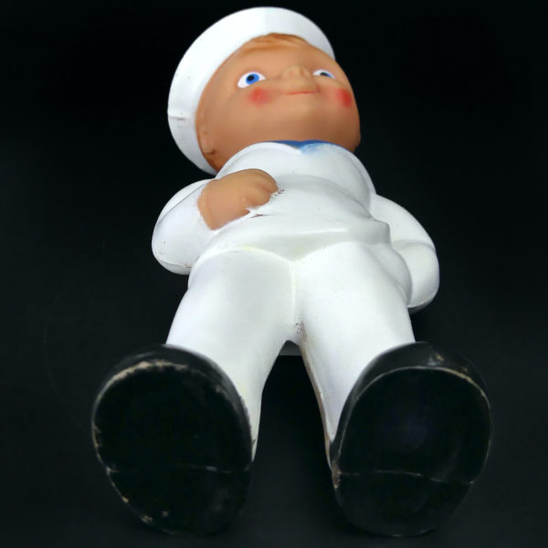 Petit matelot Delacoste blanc vintage en caoutchouc 70 (dessous)