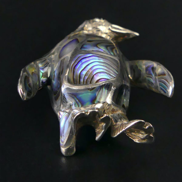 Broche pendentif Pingouin en nacre d'ormeau et argent sterling (dessous 3/4)