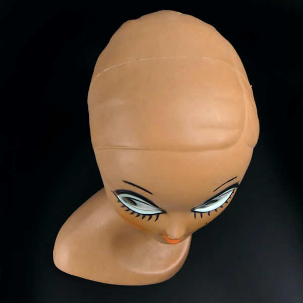 Tête à chapeau Twiggy collector rare signée Huard de 1971 en plastique (dessus)