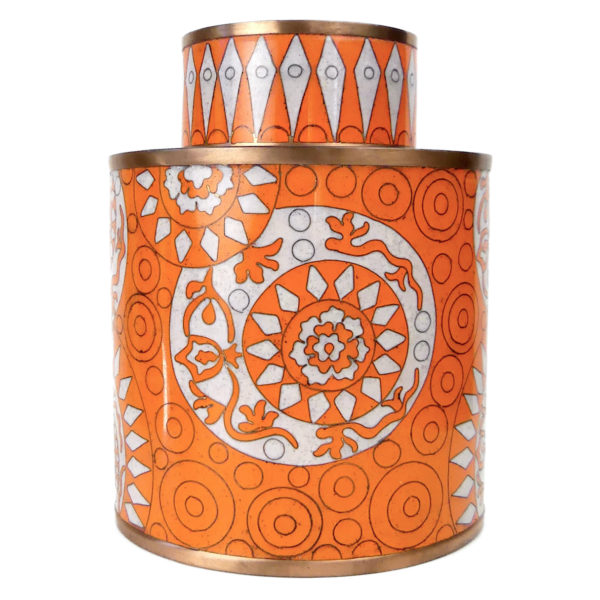 Pot à thé orange et blanc en cloisonné signé Fabienne Jouvin (face)