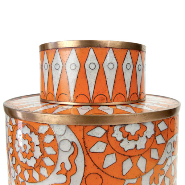 Pot à thé orange et blanc en cloisonné signé Fabienne Jouvin (détail)
