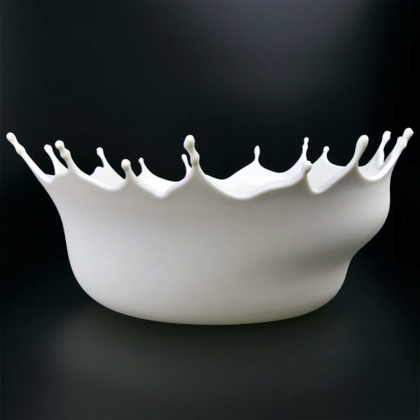 Coupe à fruits Dropp blanche du designer allemand Niels Römer (profil)