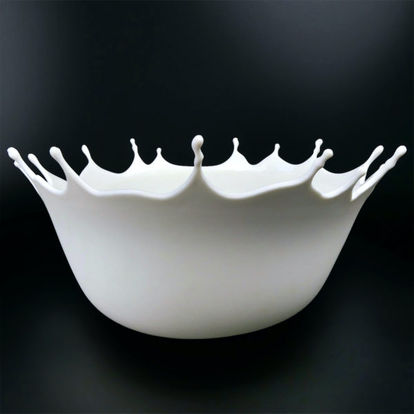 Coupe à fruits Dropp blanche du designer allemand Niels Römer (profil)