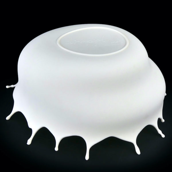 Coupe à fruits Dropp blanche du designer allemand Niels Römer (dessous 3/4)