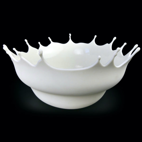 Coupe à fruits Dropp blanche du designer allemand Niels Römer (profil)