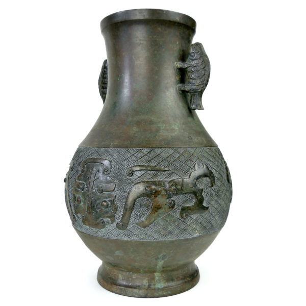Vase ventru japonais en bronze patiné vert de gris Période Meiji (3/4)