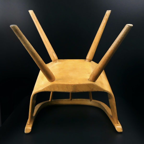 Petite chaise Baumann en bois de hêtre Manufacture Baumann Mobilier 1960 (dessous)