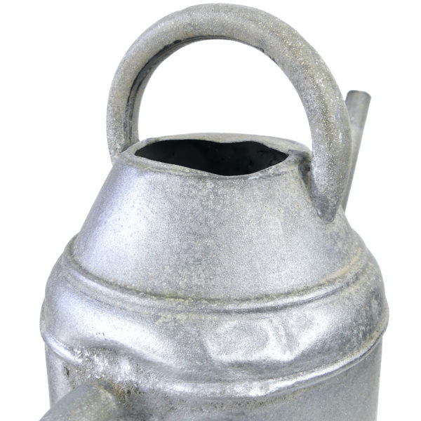 Arrosoir en zinc ancien - Début XXe - Art populaire - France (détail)