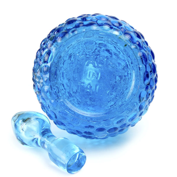 Trois carafes bleues italiennes avec bouchons en verre d’Empoli Mi-XXe (carafe 2 ouverte)