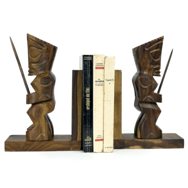 Paire serre-livres Tiki tahitiens anciens en bois bicolore Miro Mi-XXe (profil)