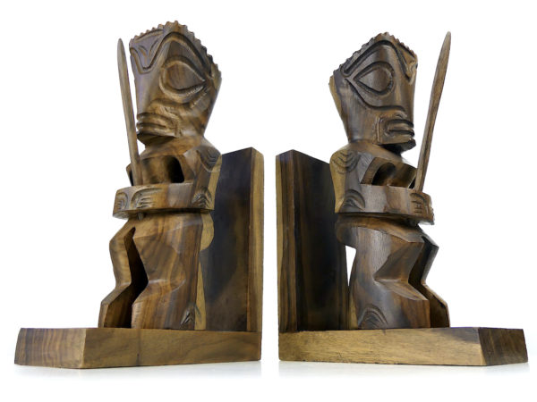 Paire serre-livres Tiki tahitiens anciens en bois bicolore Miro Mi-XXe (3/4)