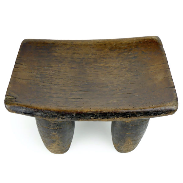 Tabouret Lobi ancien en bois massif Mobilier ethnique Burkina Faso (dessus)