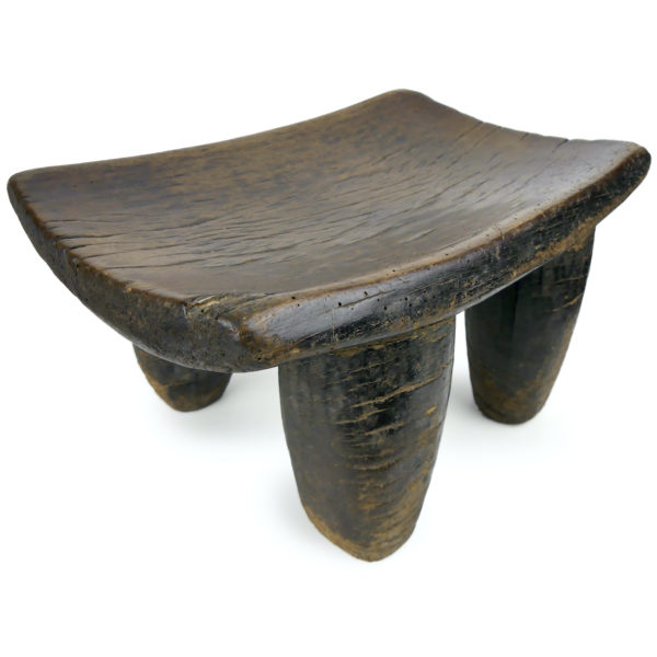 Tabouret Lobi ancien en bois massif Mobilier ethnique Burkina Faso (dessus 3/4)