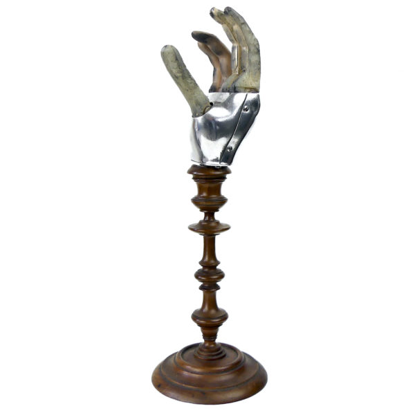 Prothèse de main vintage articulée mécanique sur pied (3/4)