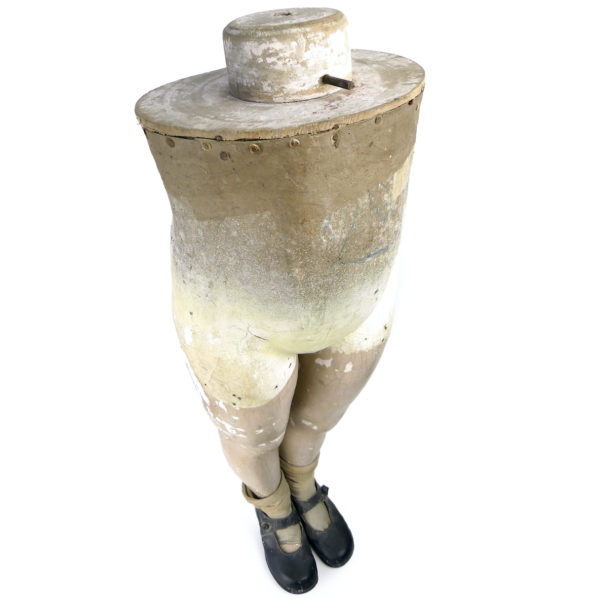Bas de mannequin de vitrine ancien du début du XXe France (dessus 3/4)