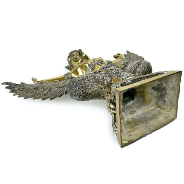 Statue Garuda royal en bronze doré et argenté Phra Khrut Pha Thaïlande (dessous)