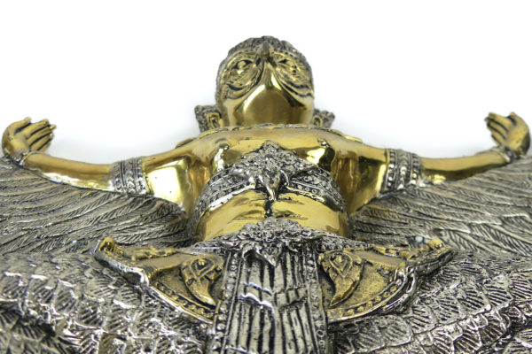 Statue Garuda royal en bronze doré et argenté Phra Khrut Pha Thaïlande (détail)