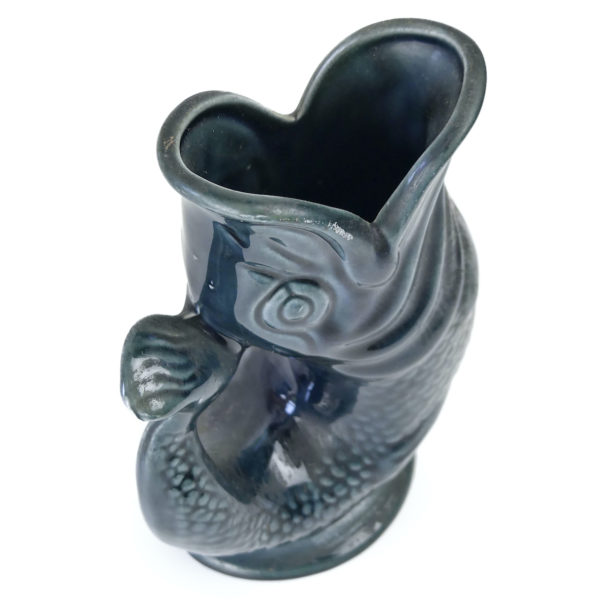 Petit pichet poisson anglais en céramique bleue Fosters Studio Pottery (dessus 3/4)