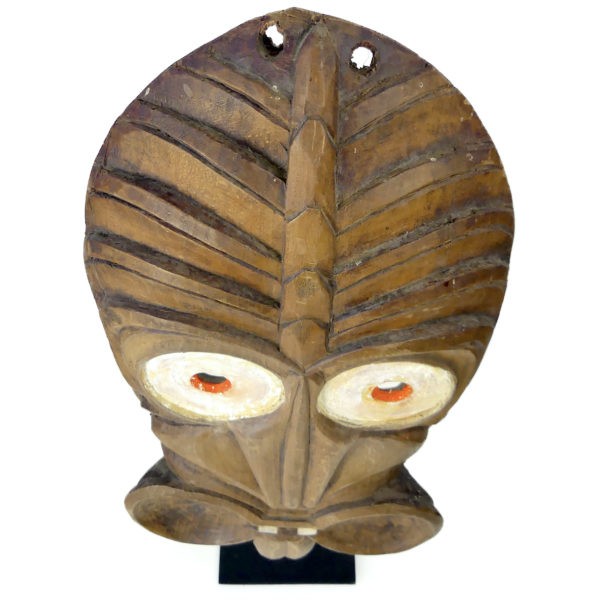 Long masque en bois sculpté sur socle Collection ethnique Art tribal (dessus 3/4)