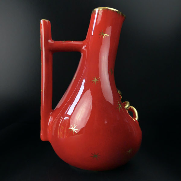 Pichet rouge et or Vallauris céramique provençale années 60 France (profil)