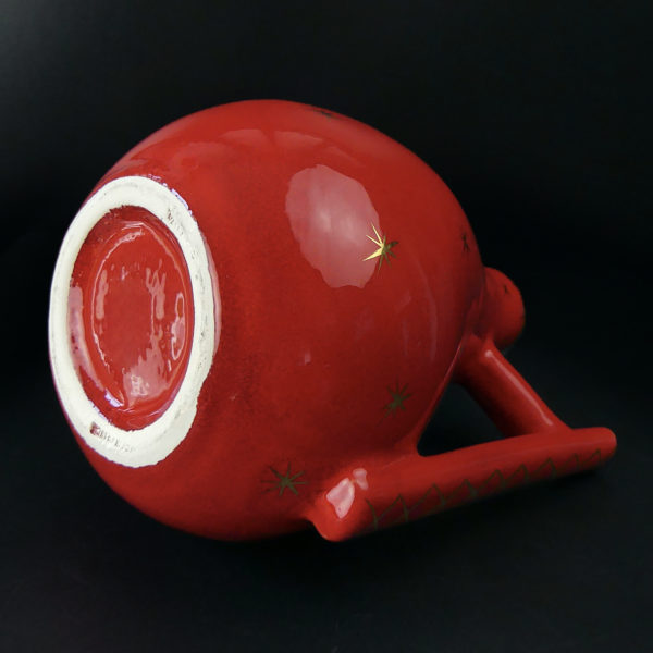 Pichet rouge et or Vallauris céramique provençale années 60 France (dessous)