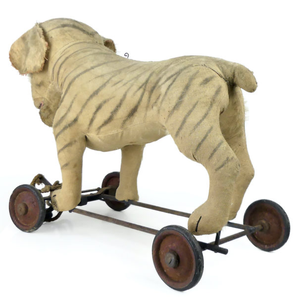 Bouledogue à roulettes rare peluche et paille Début XXe siècle Steiff Allemagne (3/4 dos)