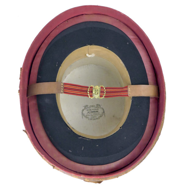 Boîte à chapeau ancienne de voyage en cuir et haut-de-forme taupe noir XIXe (ouverte dessus)