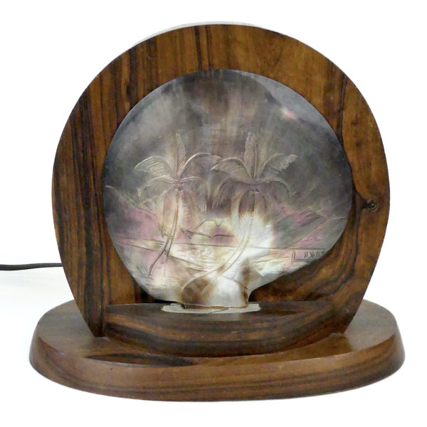 Lampe d’ambiance polynésienne vintage en nacre et miro (face)