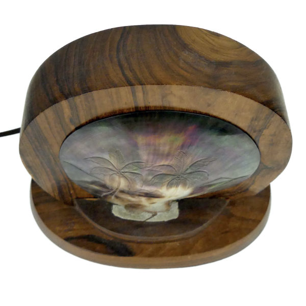 Lampe d’ambiance polynésienne vintage en nacre et miro (dessus)