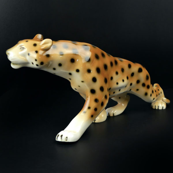Panthère en porcelaine numérotée signée Royal Dux Bohemia Tchécoslovaquie (3/4)