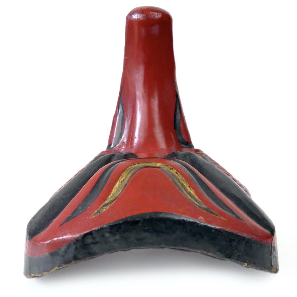 Masque Tengu ancien en bois sculpté rouge noir et or Théâtre nô (dessus)