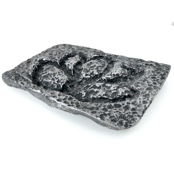 Plaque moulée Lotus en aluminium sculptée par Paolo Santini (3/4)
