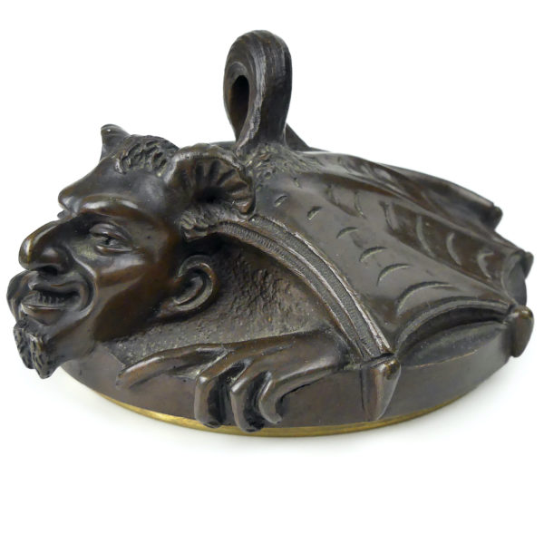 Marmite du diable en bronze patiné et marbre rouge Pot à tabac ancien XIXe (couvercle 3/4)