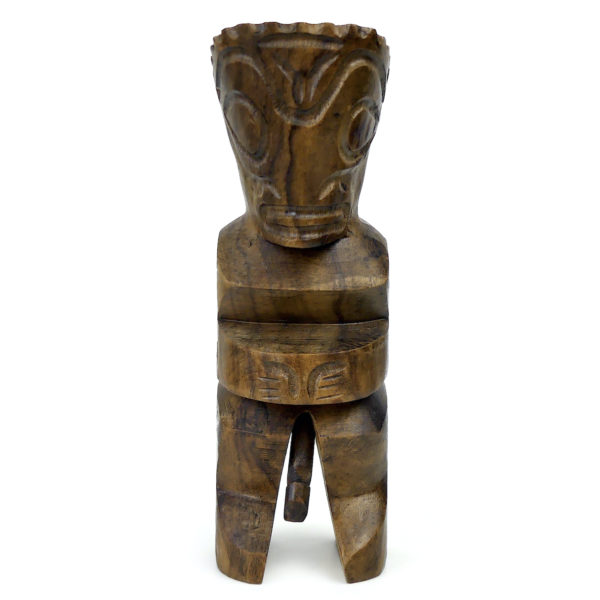 Petit tiki polynésien ancien en bois précieux à belle patine brune (face)