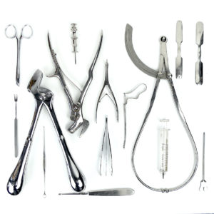 Instruments chirurgicaux anciens en acier inoxydable 15 pièces Allemagne (dessus)