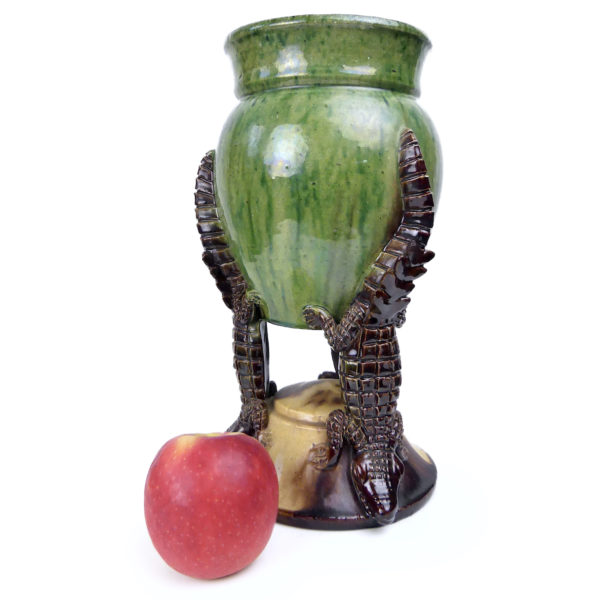 Vase aux crocodiles ancien en céramique verte et brune Art nouveau (proportion)