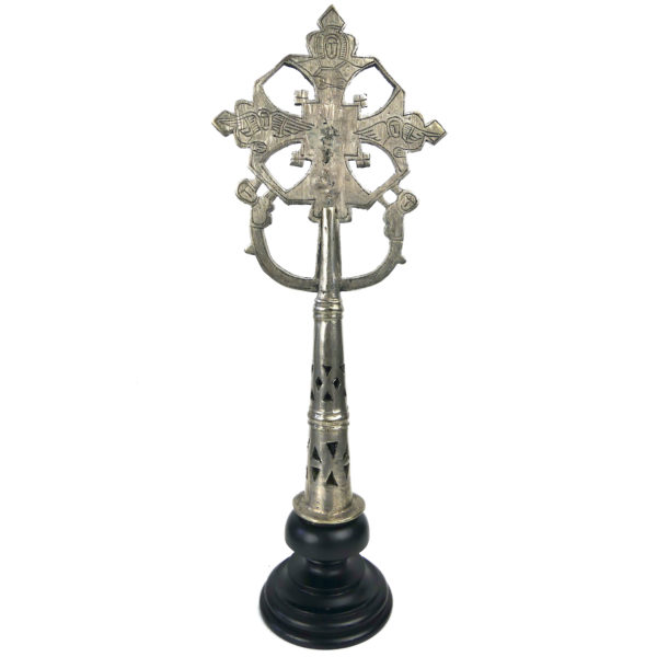 Petite croix copte orthodoxe éthiopienne argentée sur pied en bois tourné noir (dos)