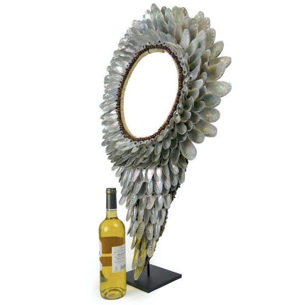 Grand plastron d'ormeaux papou exceptionnel sur pied Papouasie-Nouvelle-Guinée (proportion)