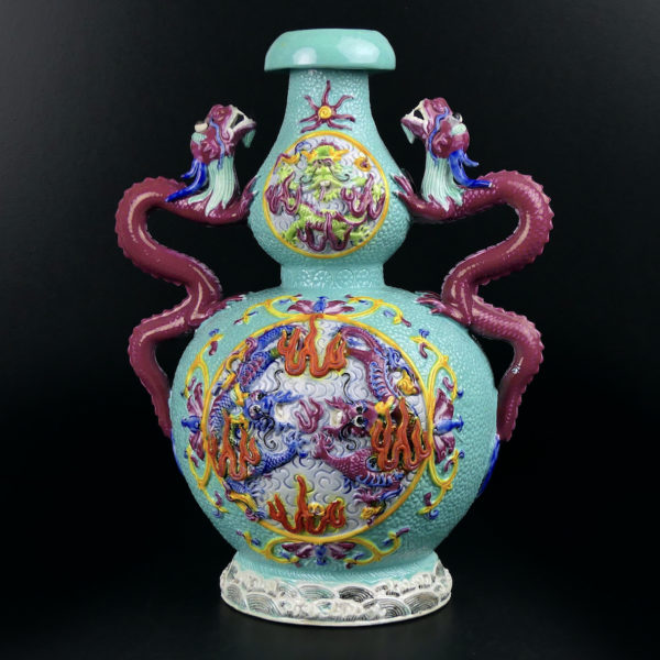 Vase aux dragons à double gourde porcelaine de Chine 1930 Sceau Qianlong (face)