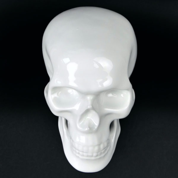 Crâne en porcelaine blanche émaillée Échelle 1:1 Vanité Memento mori (dessus)