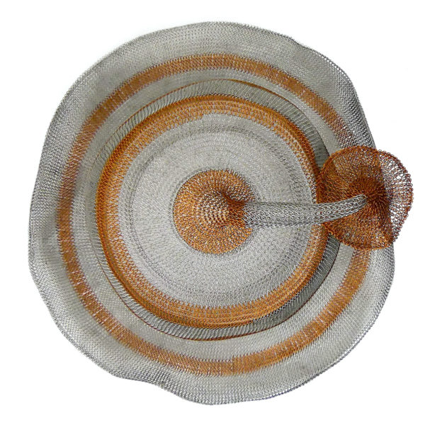 Chapeau Sumba tissé en fils d'argent et cuivre traditionnel Ikat Timor Indonésie (dessus)