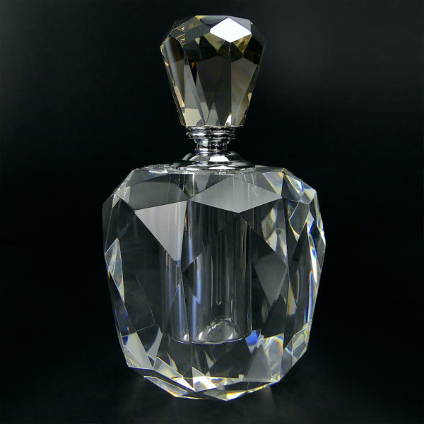 Flacon de parfum boule massif facetté en cristal véritable fait à la main Italie (face)
